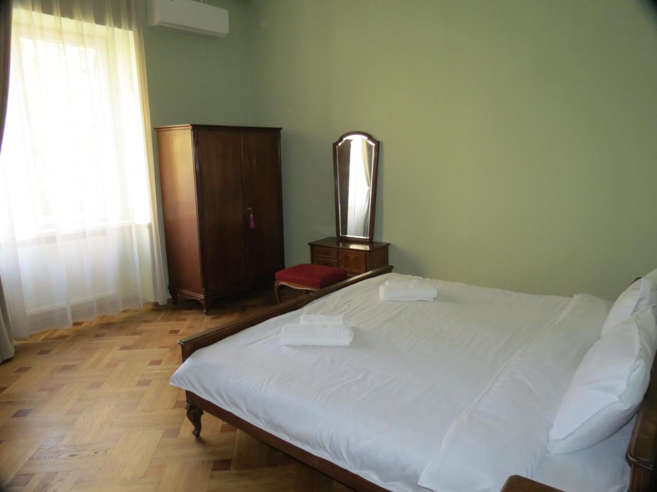 Апартаменты Three Rooms Тбилиси Экстерьер фото